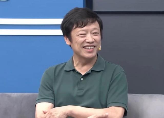 stake在线玩-胡锡进：中国足球不及日韩主要是球员薪水太高