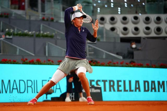 1619880581083041664.jpg Swiatek-4.jpg